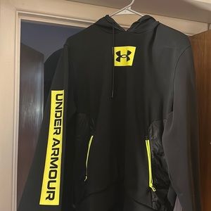 medium under armor hoodie men’s